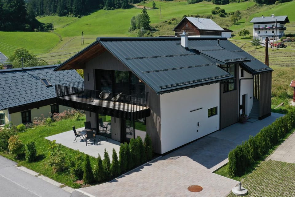 Property building, Ski School, Skiing, Balcony/Terrace, children, Family, Parking