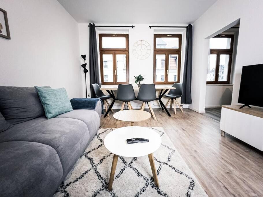 ⋙ Stilvolle Wohnung mit 2 Schlafzimmern & Balkon ⋘ Apartment in Leipzig