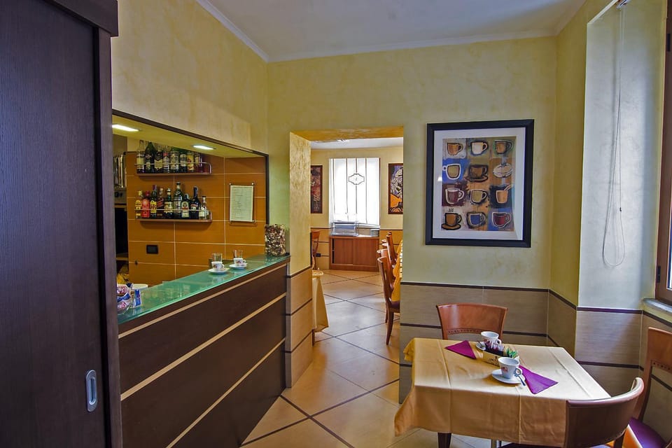 Lounge or bar, Lounge or bar