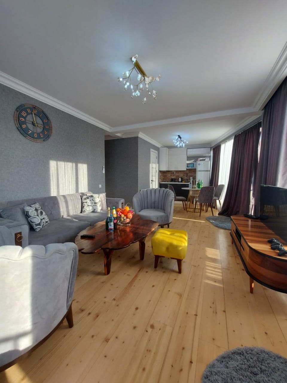 Living room, Seating area