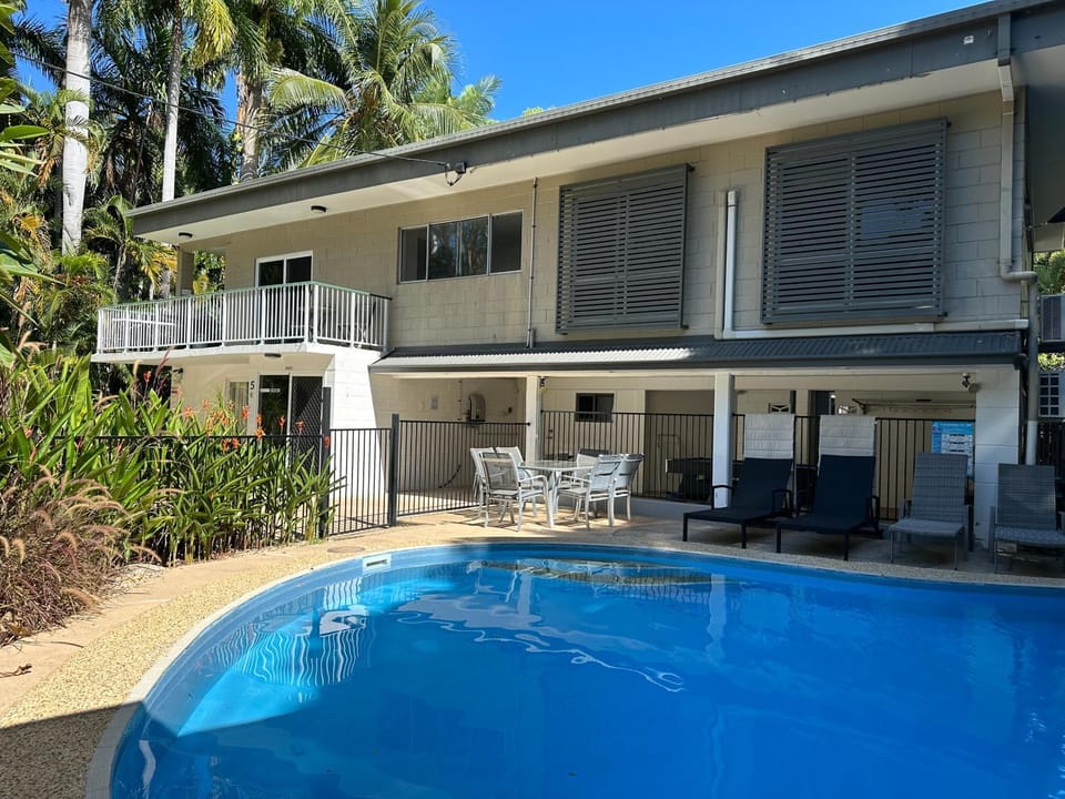 Property building, Swimming pool