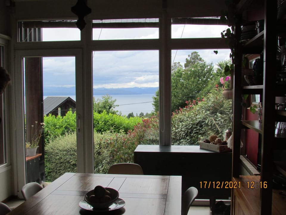 Dining area, Garden view, Lake view
