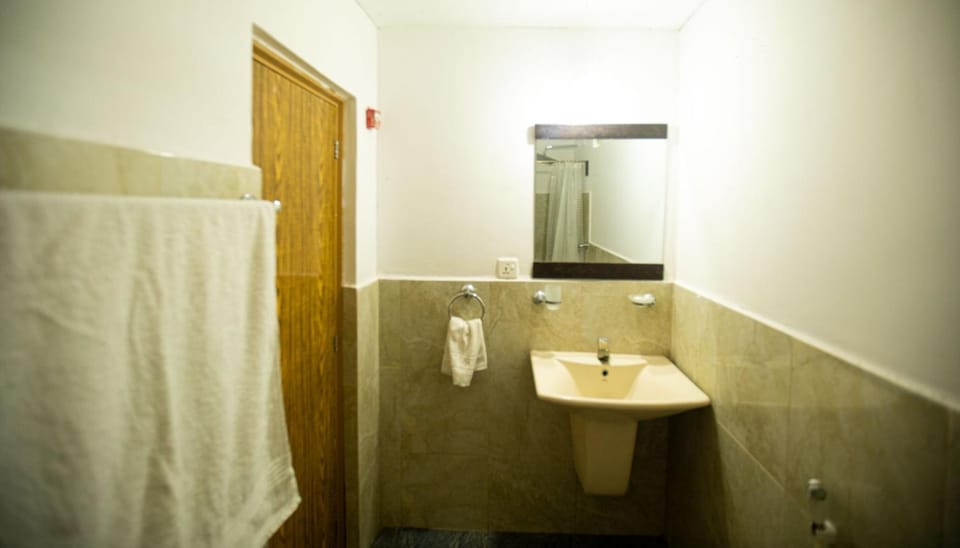 Bathroom, towels