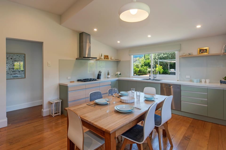 Corokia Villa - Peaceful, Modern Villa in Richmond Villa in Tasman District, Tasman, New Zealand