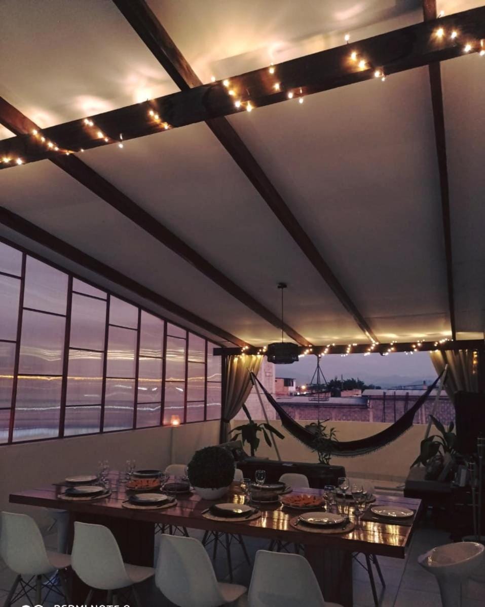 Restaurant/places to eat, Balcony/Terrace, Banquet/Function facilities, Seating area