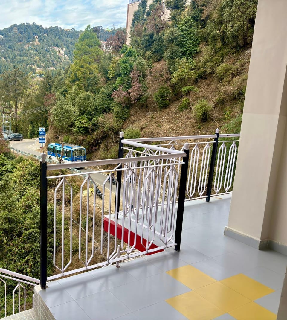 FORTUNE HEIGHTS HOMESTAY- Best Forest view & Peaceful surrounding Vacation rental in Himachal Pradesh