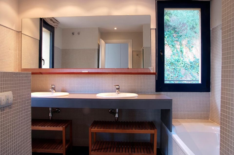 Bathroom, Bath