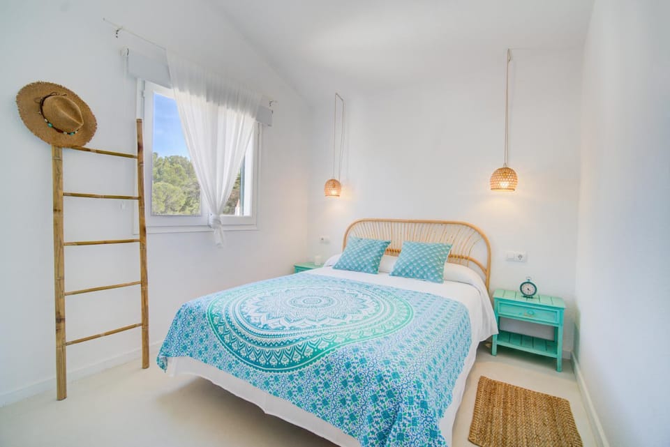 Bed, Photo of the whole room, Decorative detail, Bedroom