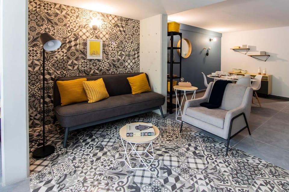 Living room, Seating area