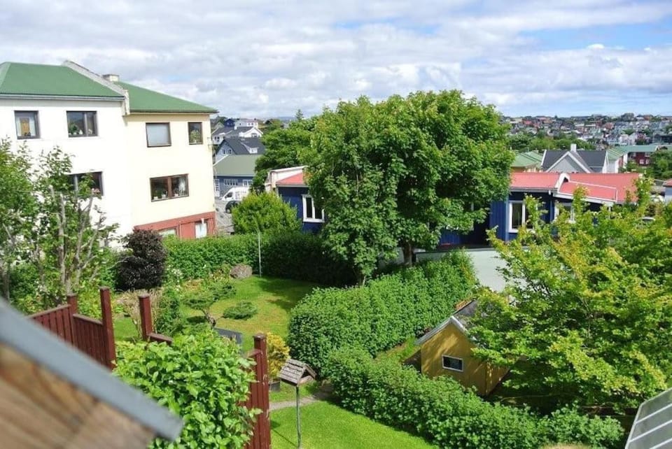 Neighbourhood, Garden view