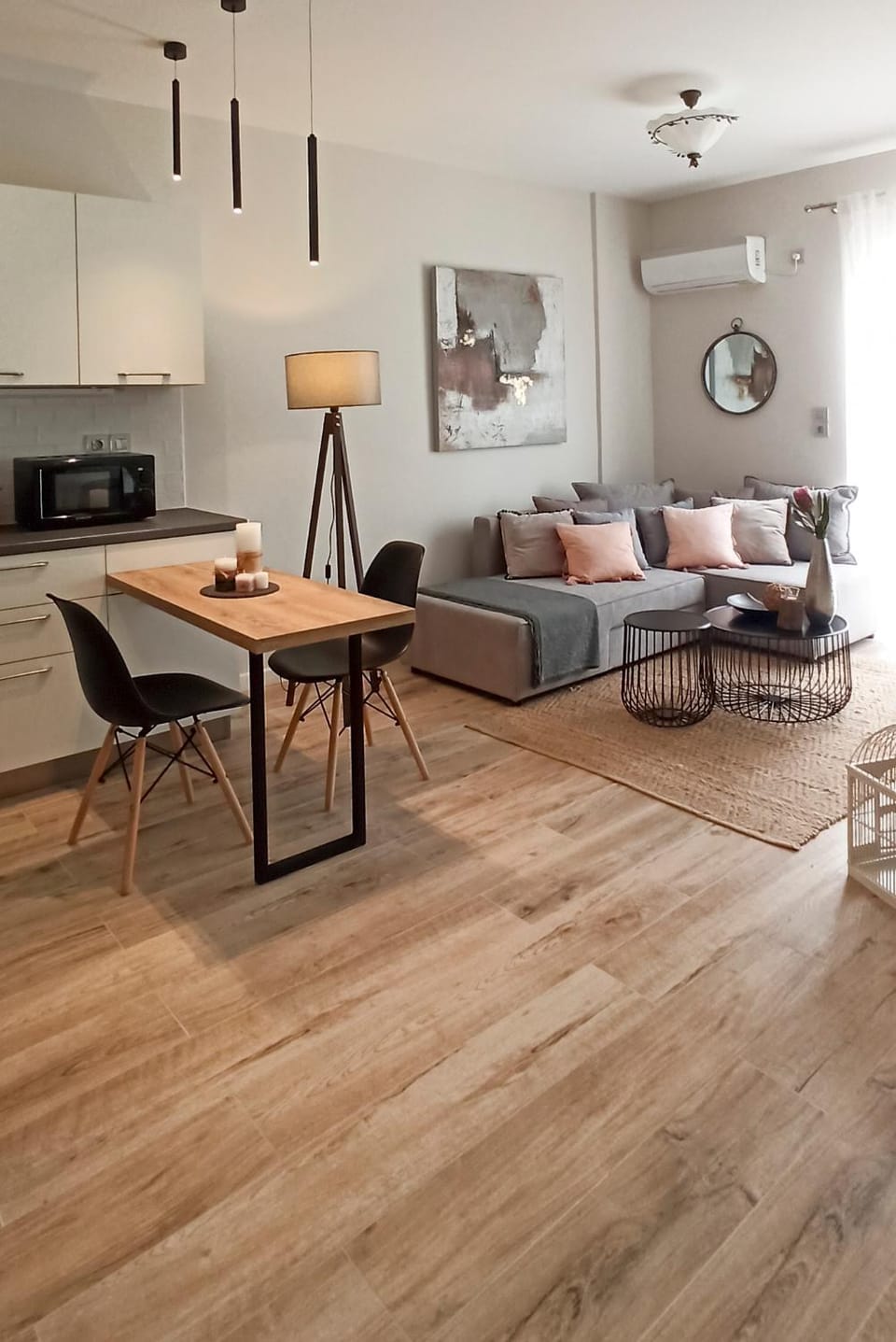 Seating area, Dining area