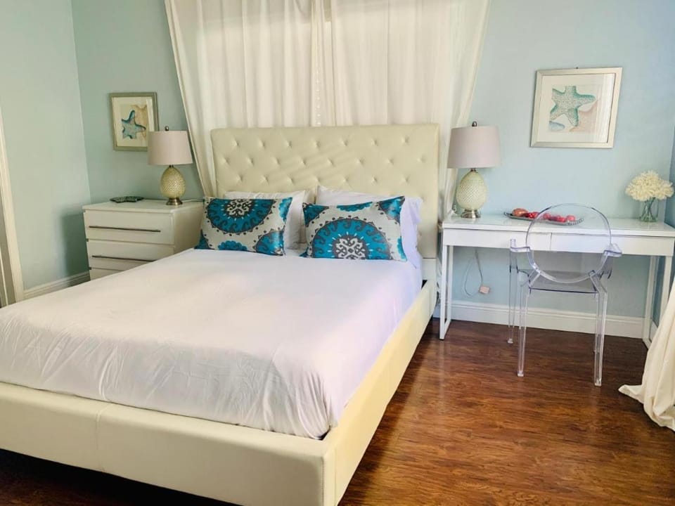 Sun Sand and Love - Lovely 2 Beds, 2 Bath Condo Apartment in Miami Beach