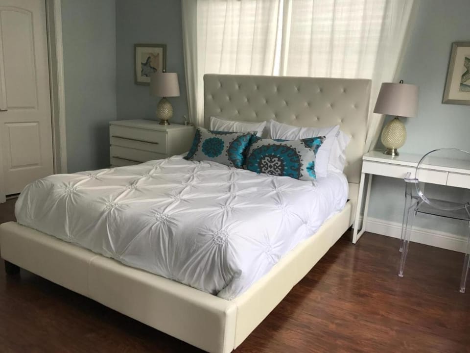 Sun Sand and Love - Lovely 2 Beds, 2 Bath Condo Apartment in Miami Beach