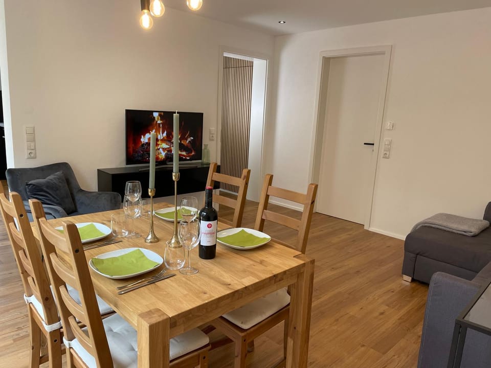 Living room, Dining area
