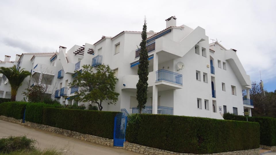 Property building, Facade/entrance, Off site