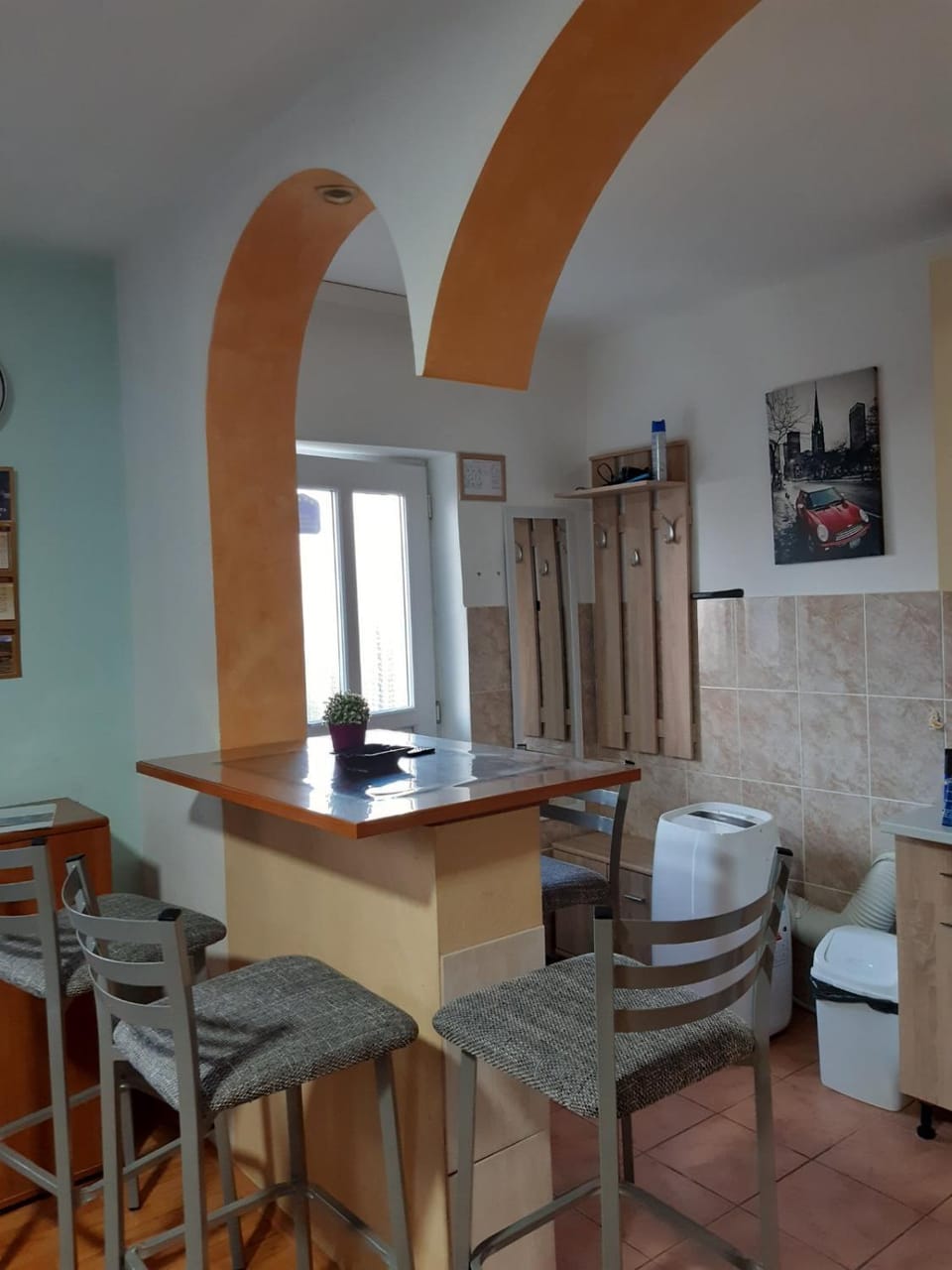Seating area, Dining area