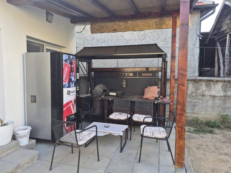 Patio, Day, BBQ facilities, Breakfast