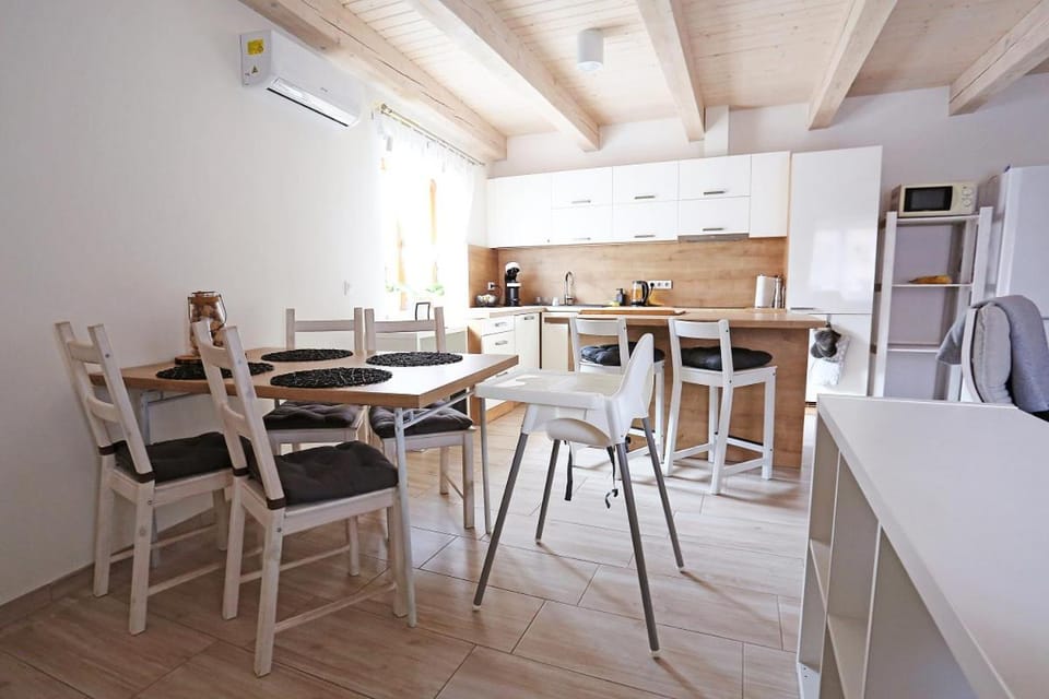 Communal lounge/ TV room, Kitchen or kitchenette