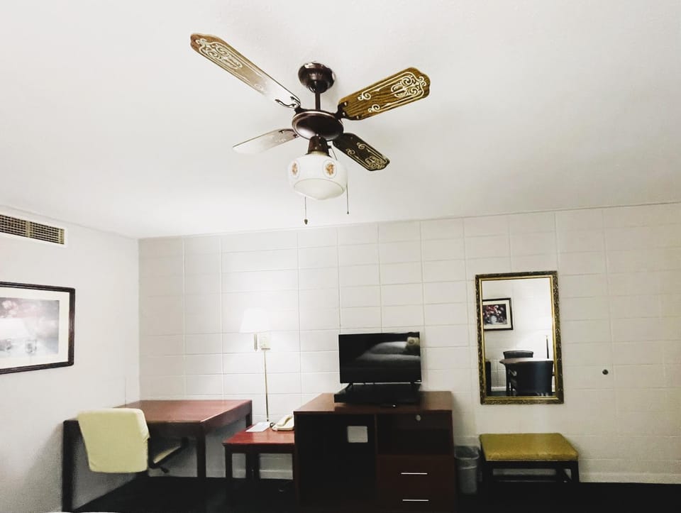 TV and multimedia, fireplace, hair dresser