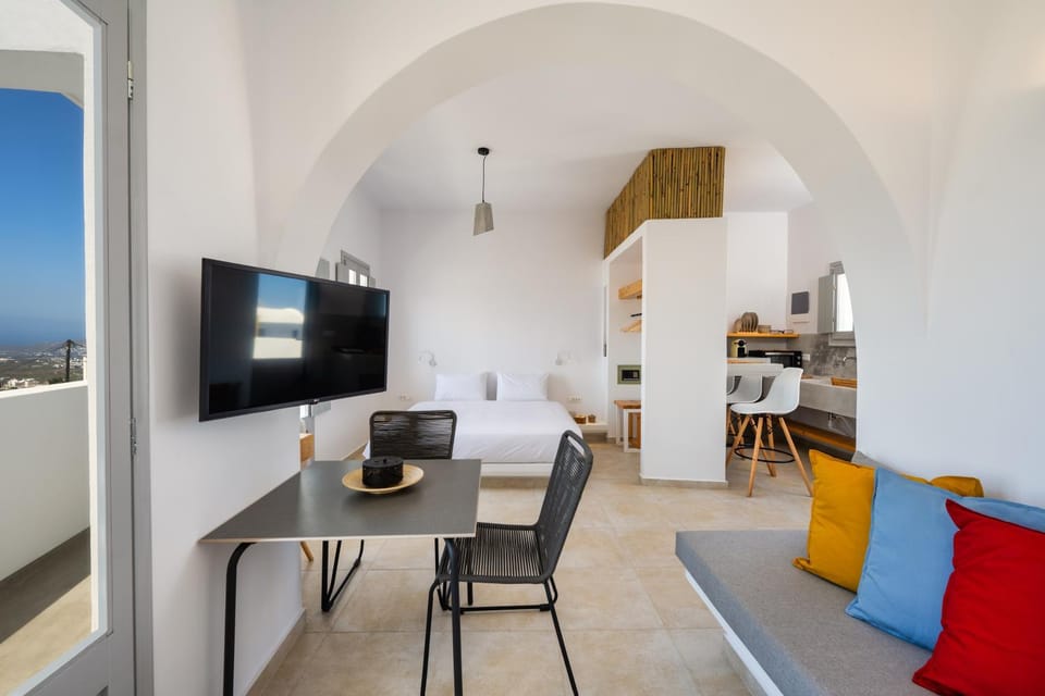 Living room, Photo of the whole room, Seating area, Bedroom