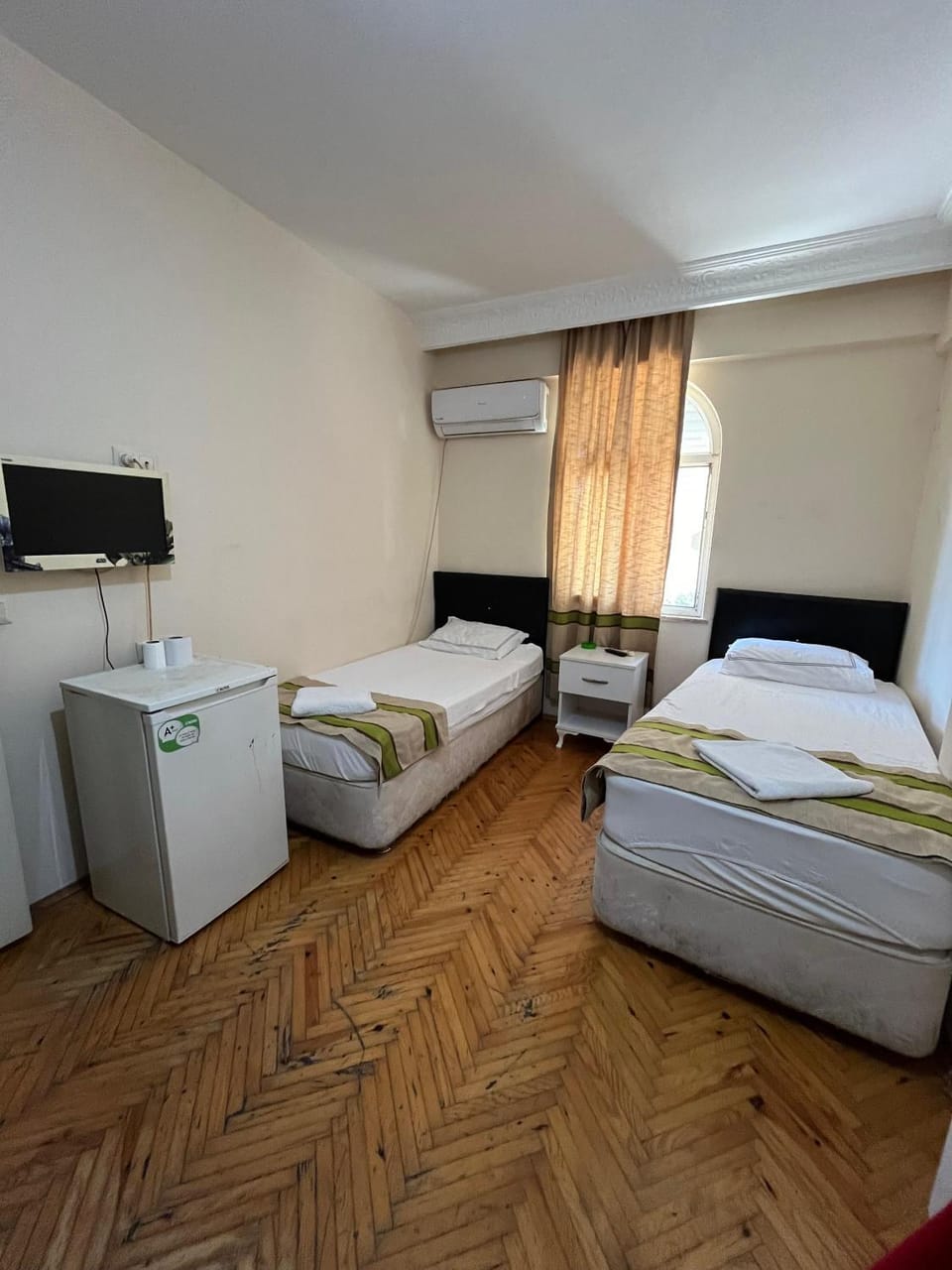 TV and multimedia, Photo of the whole room, Bedroom, internet, towels, air conditioner