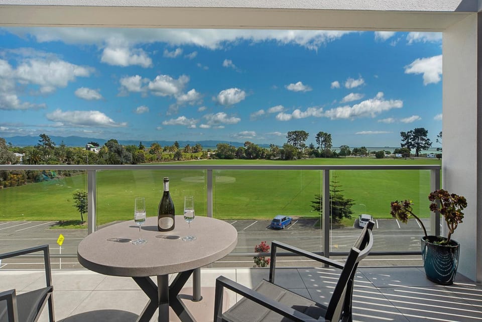 Balcony/Terrace, Garden view