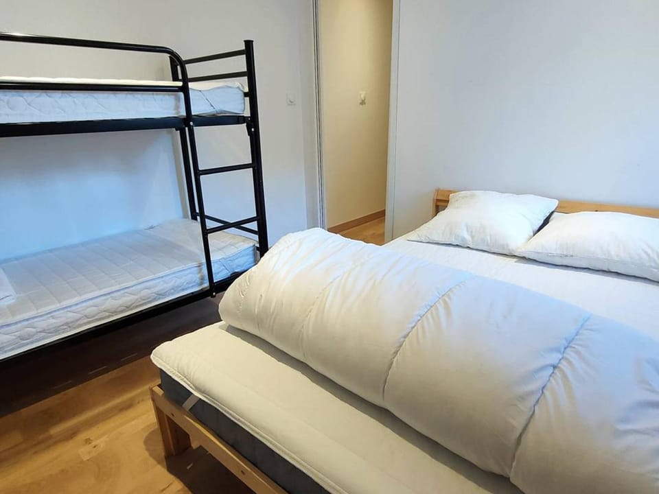 Duplex rénové 6/8 pers. centre Cauterets, WiFi - FR-1-234-274 Apartment in Cauterets