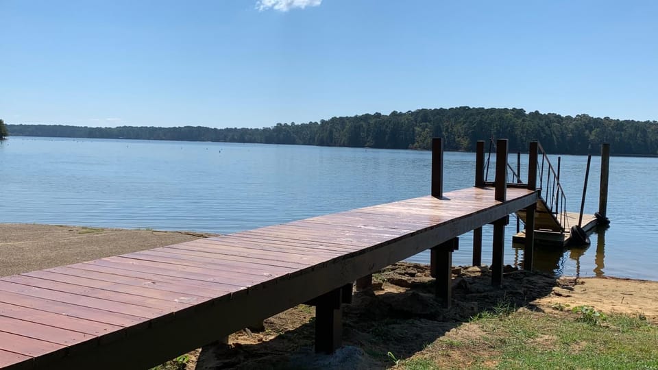Alpine Lakeview Motel Room WiFi,Sandy beach Boat Ramp,Pier,Marina,Bath House with Laundromat Motel in Toledo Bend Reservoir