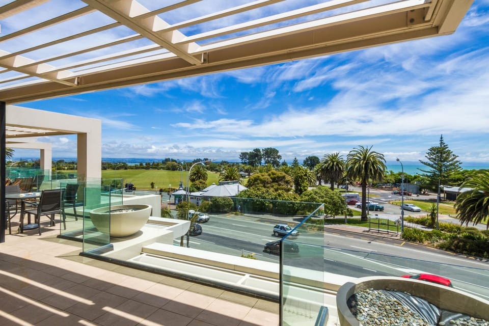 Balcony/Terrace, Sea view, Street view