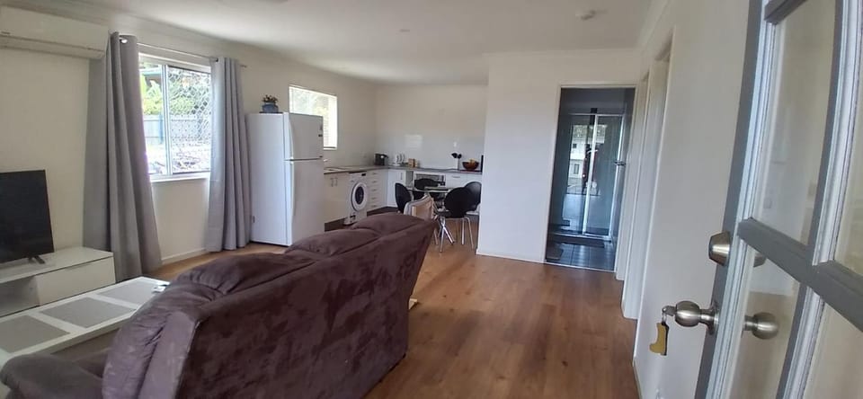 Rising Sun Apartment in Russell Island