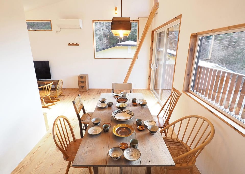 Dining area, Food