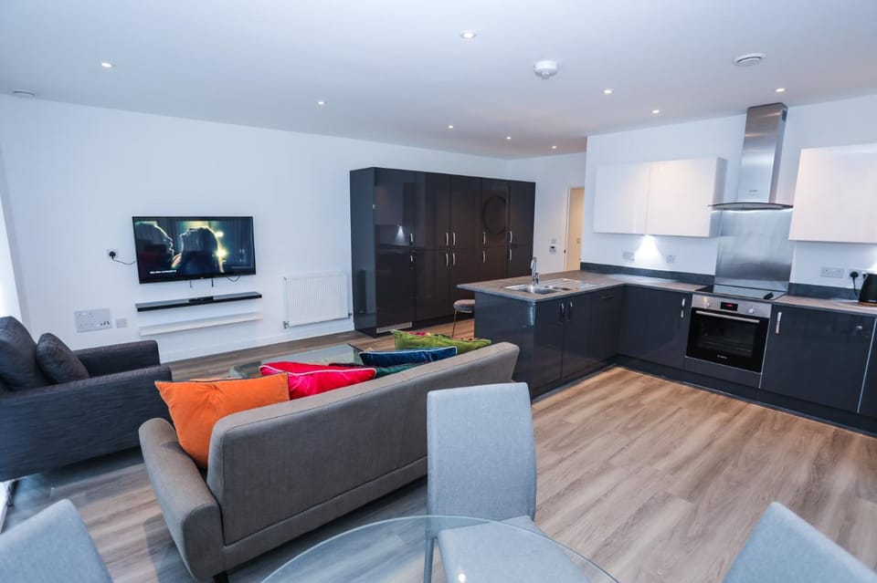 LOVELY 2 BED APARTMENT WITH PARKING Apartment in London