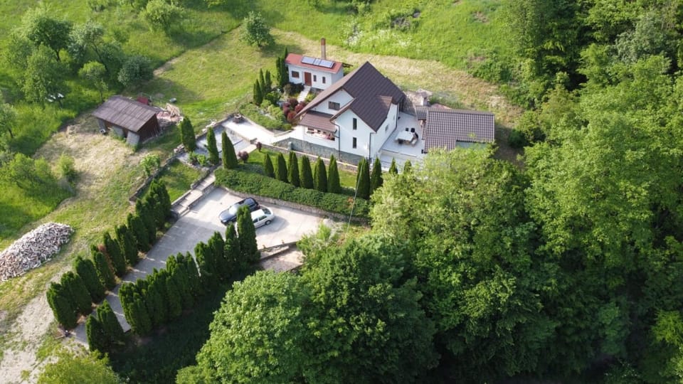 Casa dintre Brazi Hunedoara Bed and Breakfast in Romania