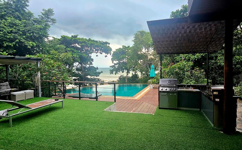 Genesis villa- front beach peaceful villa big infinity swimming pool Villa in Ko Samui