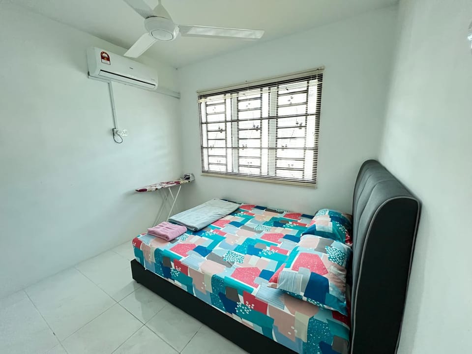 Chempaka Homestay (Near to UTP UiTM Seri Iskandar) House in Perak Tengah District