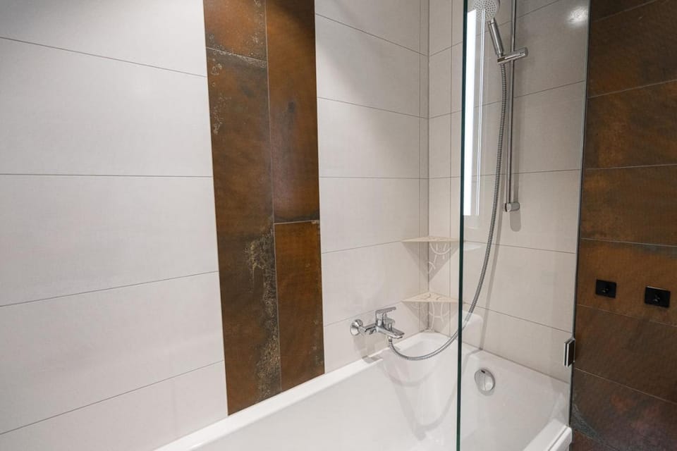 Bathroom, Bath