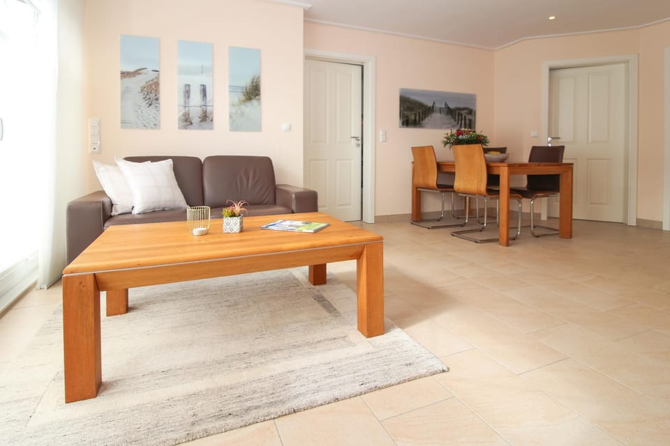 Living room, Photo of the whole room