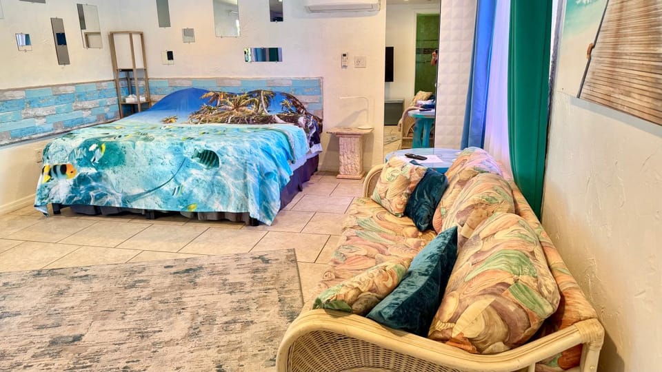 Seating area, Bedroom