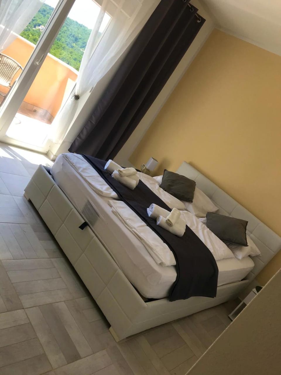 Massage, Bedroom