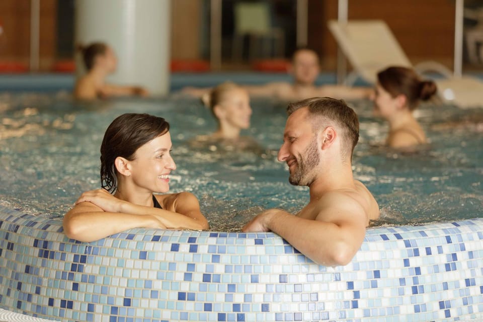 People, Hot Tub, Guests, Swimming pool