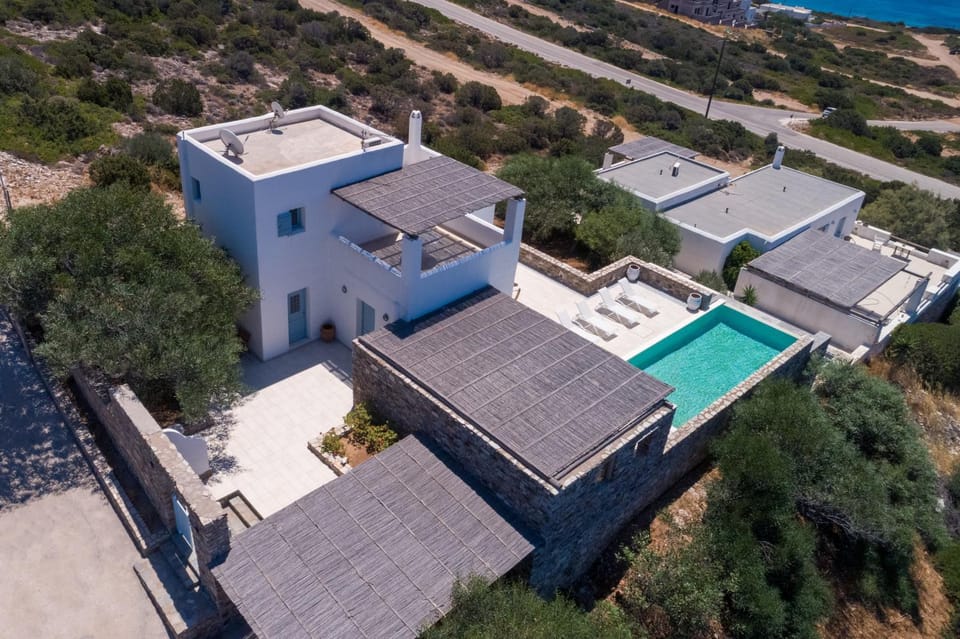 Property building, Natural landscape, Bird's eye view, Pool view, Swimming pool