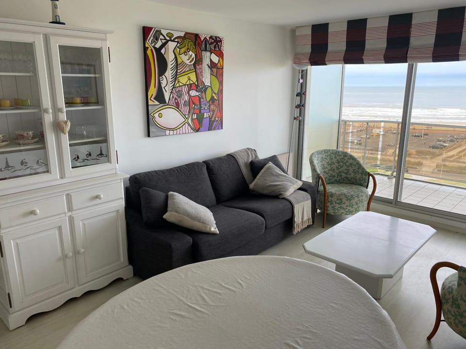 Living room, Sea view
