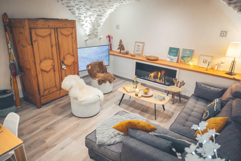 TV and multimedia, Living room, flat iron