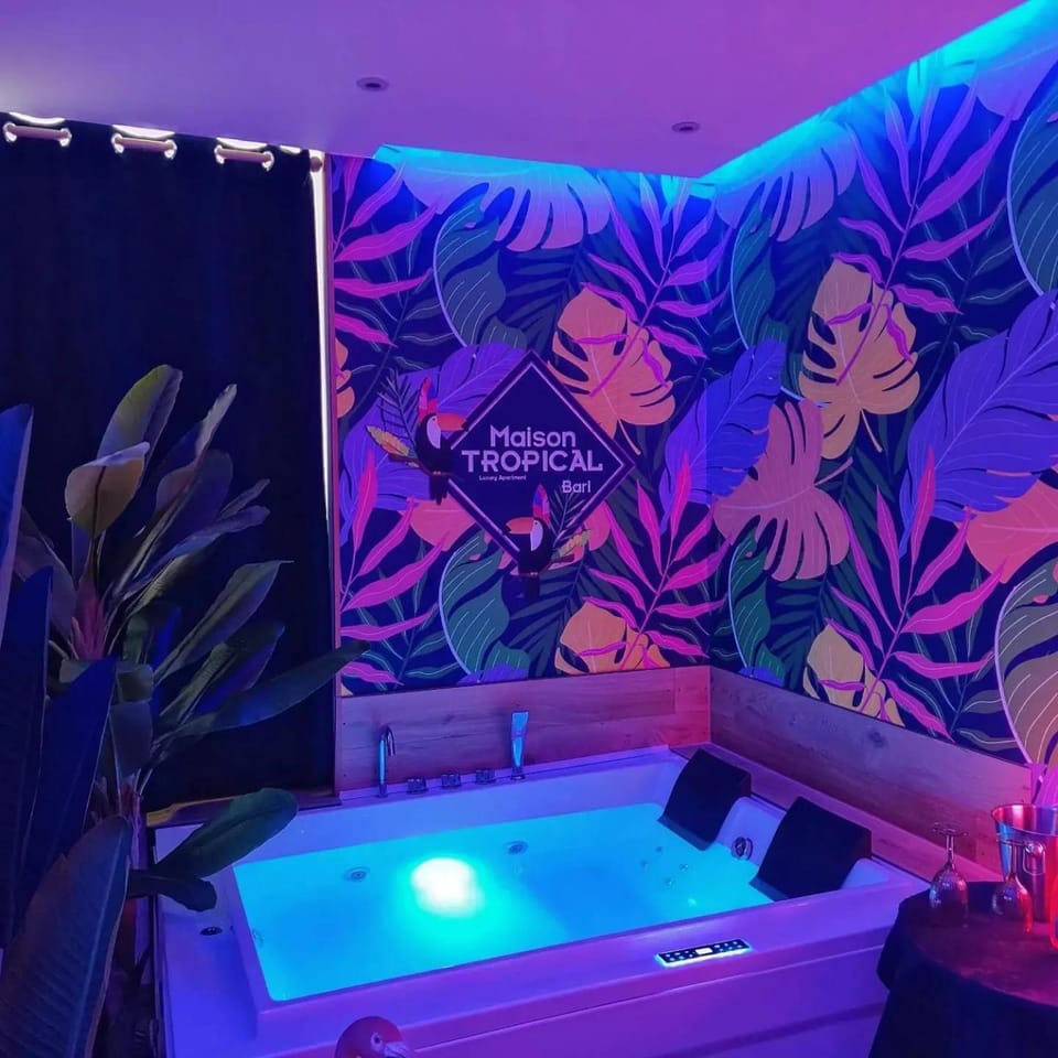 Suite Maison Tropical - Luxury Apartment con Jacuzzi - Bari Centro Apartment in Bari