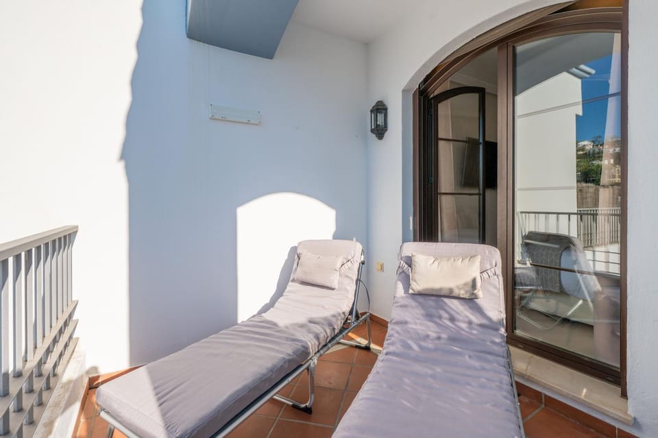 Balcony/Terrace, Bedroom, sunbed