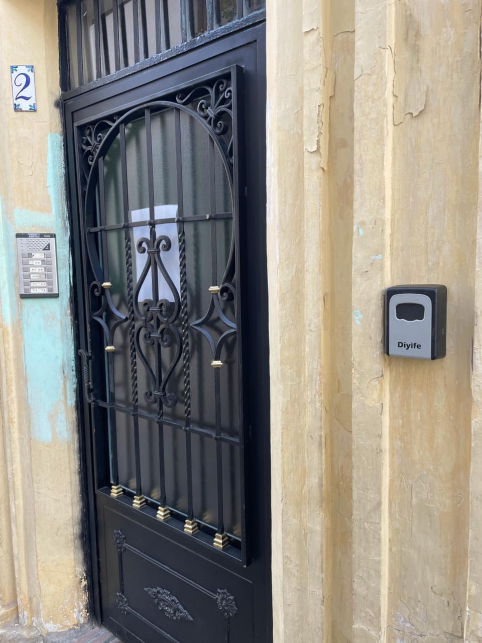 Facade/entrance