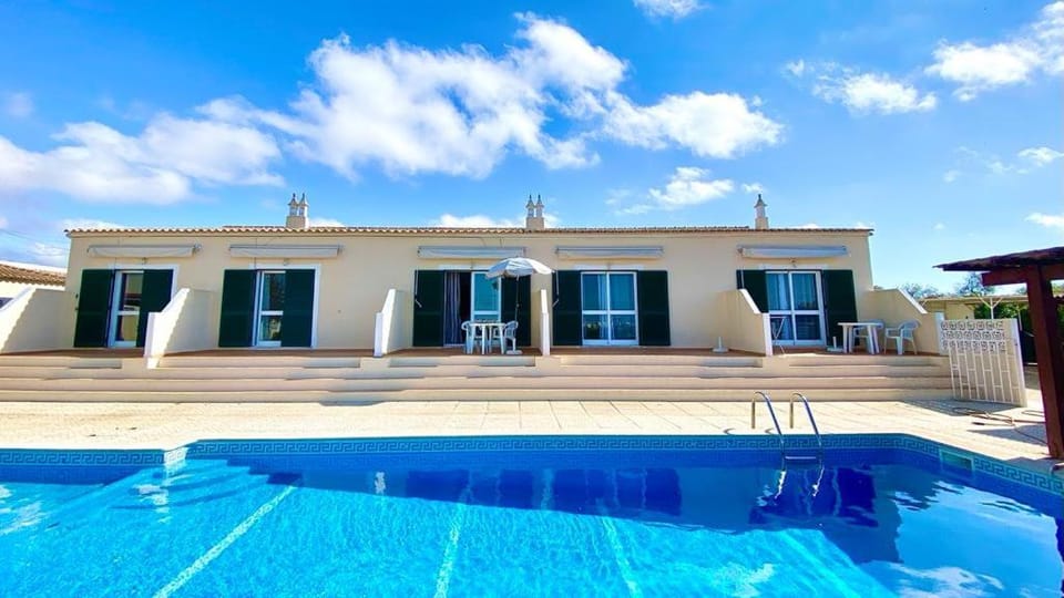 Property building, Balcony/Terrace, Swimming pool