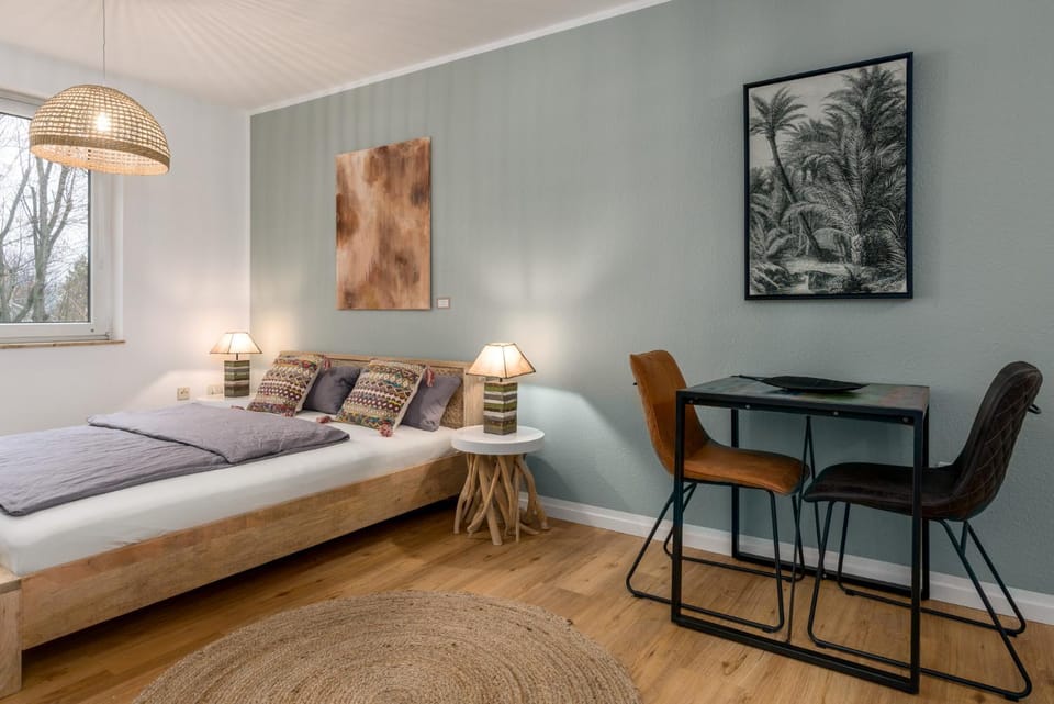 Bed, Photo of the whole room, Dining area, Bedroom