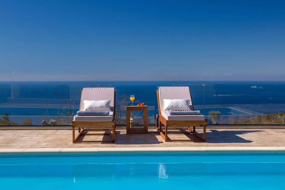 Sea view, Swimming pool