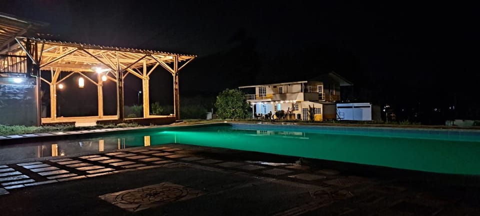 Property building, Restaurant/places to eat, Swimming pool
